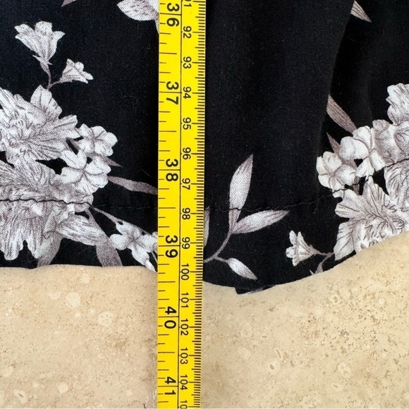 Spiritual Gangster Black and White Floral Print Tie Front Kimono Womens One Size - Picture 11 of 14